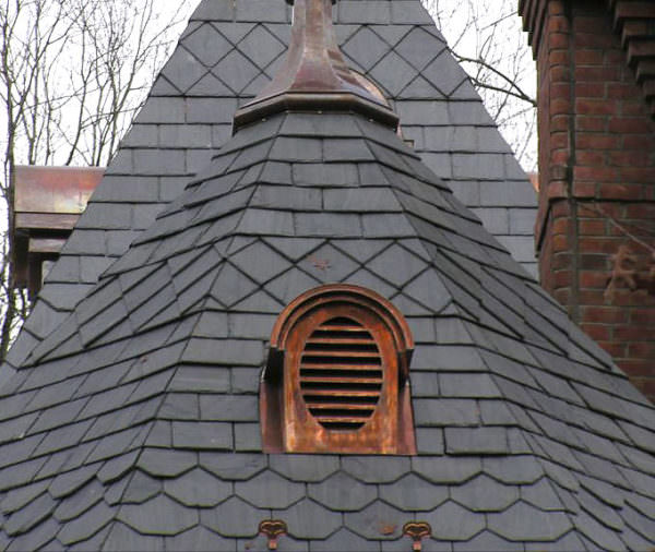 Slate roof with different patterns